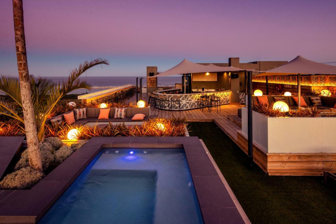 Sky Villa Boutique Hotel By Raw Africa Collection Plettenberg Bay Luaran gambar The Cape Town rooftop bar