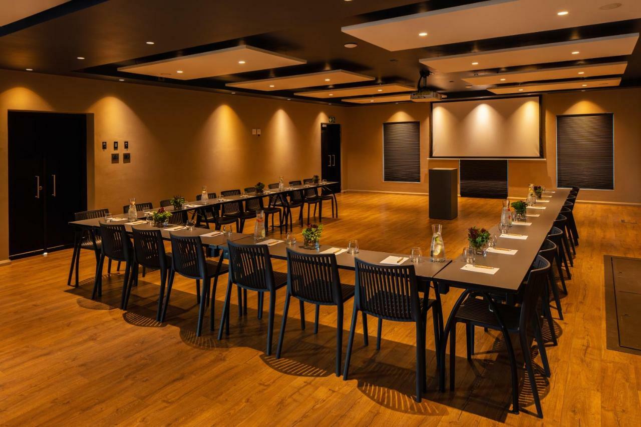 Sky Villa Boutique Hotel By Raw Africa Collection Plettenberg Bay Luaran gambar Meeting room
