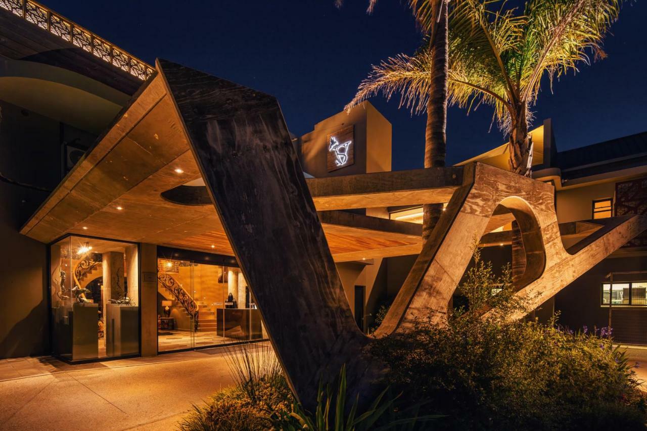Sky Villa Boutique Hotel By Raw Africa Collection Plettenberg Bay Luaran gambar The entrance to the hotel